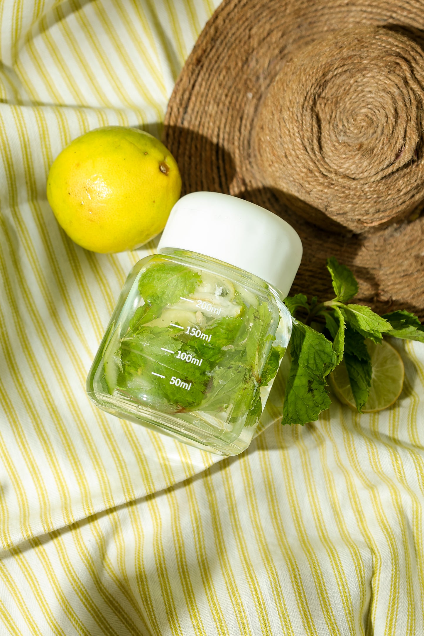 The Dew Drop Bottle White 320 ml