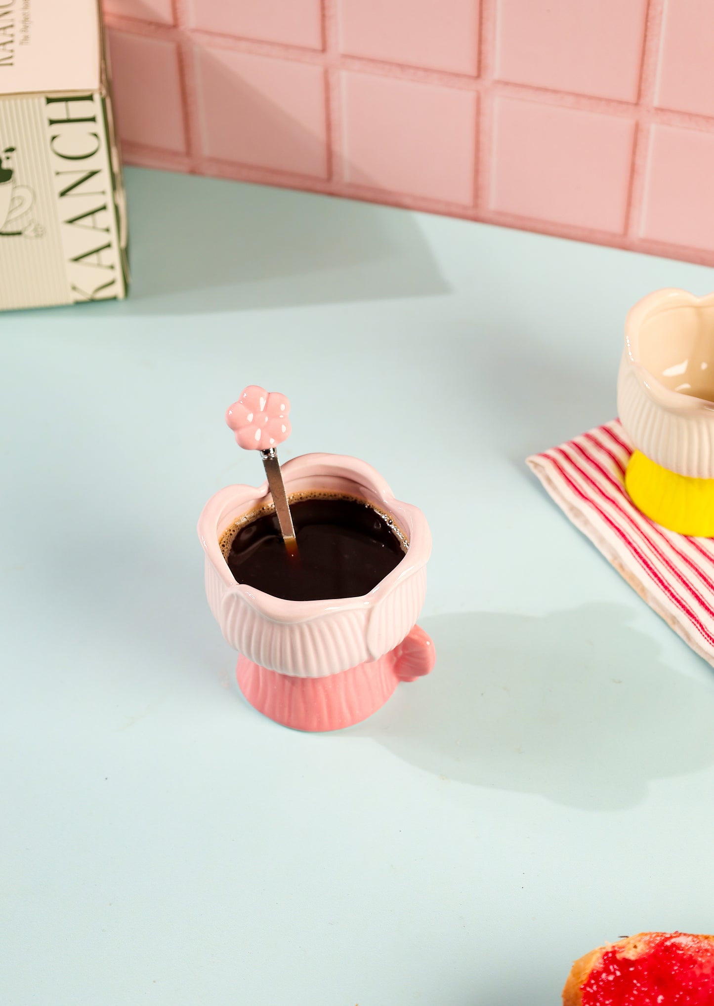 PINK PETAL CUP  WITH SPOON 330 ML