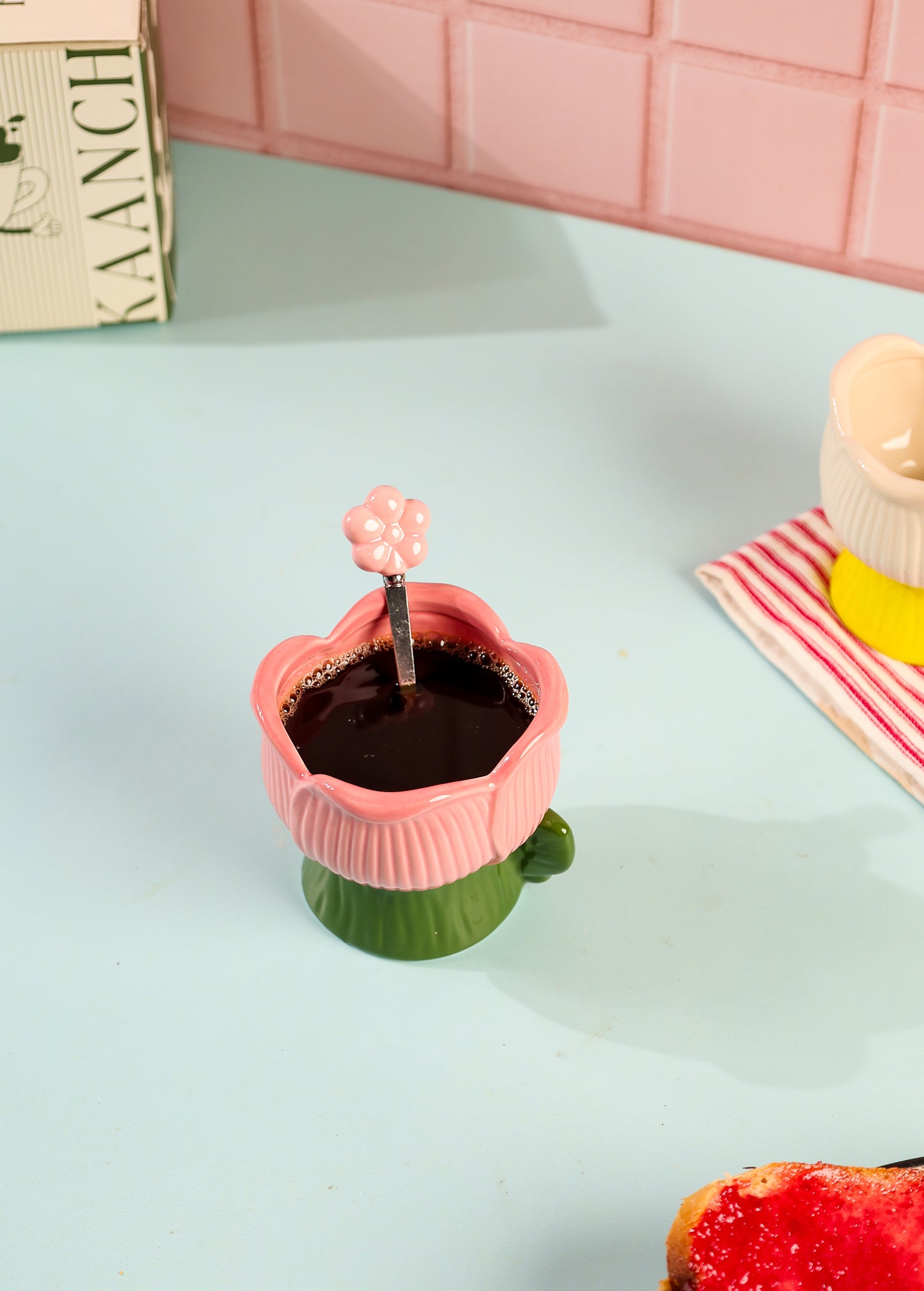 GREEN PETAL CUP  WITH  SPOON 330 ML