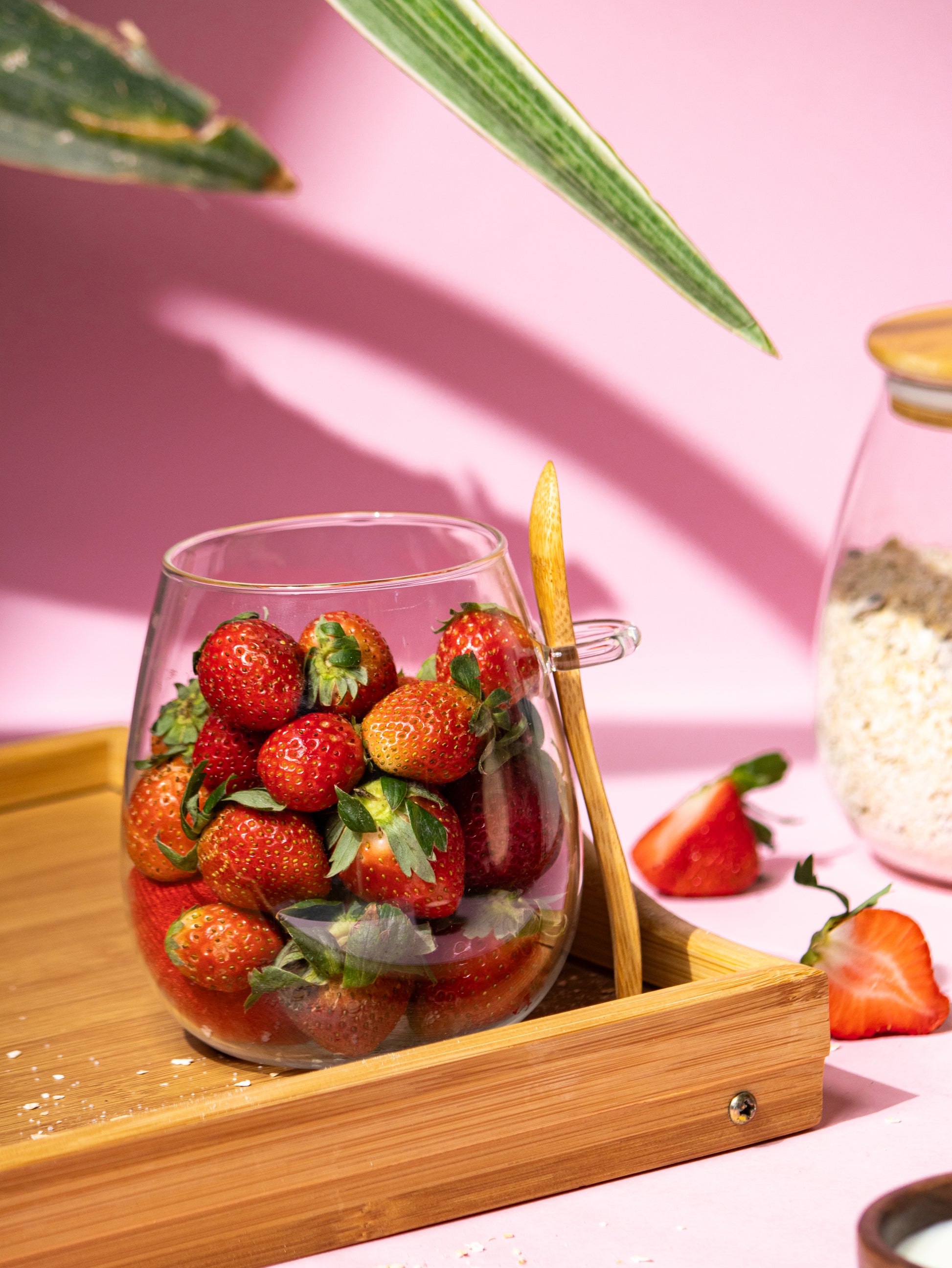 Airtight Glass Jar for Cereals with a Wooden Lid - 800 Ml - Kaanch