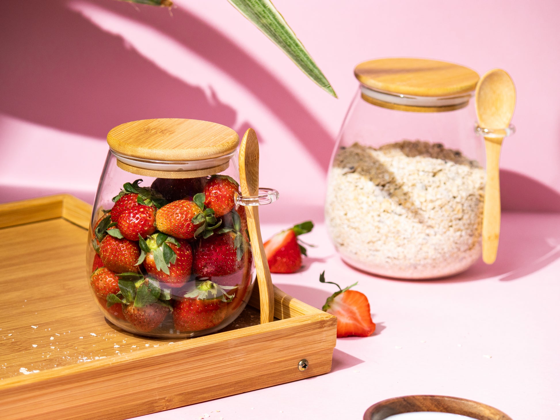 Airtight Glass Jar for Cereals with a Wooden Lid - 800 Ml - Kaanch